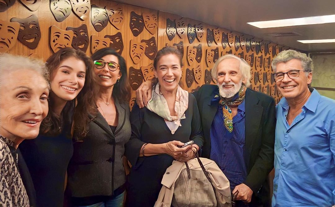 Christiane Torloni com os pais e amigos artistas
