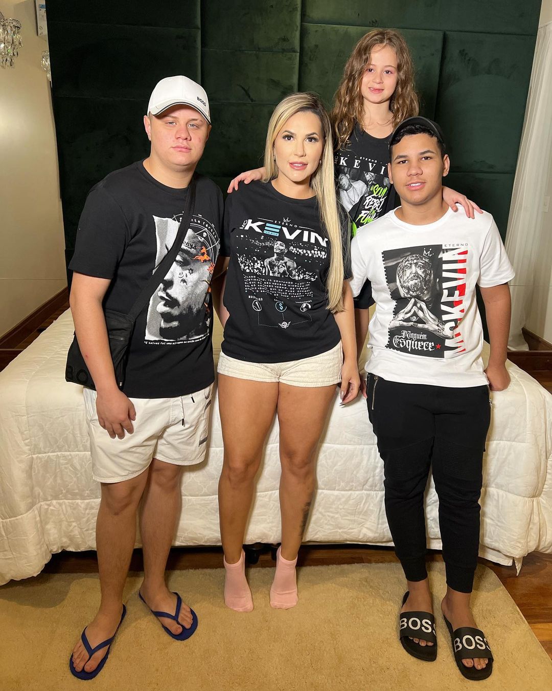 Deolane e os filhos