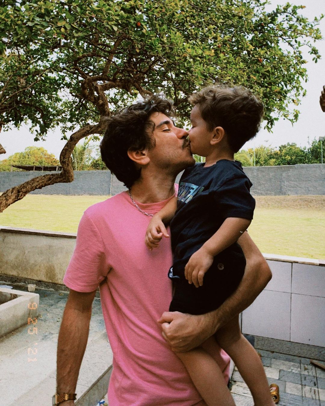 João Fernandes e o filho, Nicolas