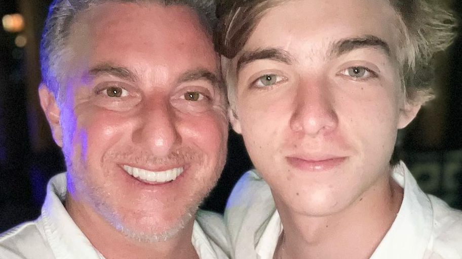 Os apresentadores dedicaram belas palavras ao filho