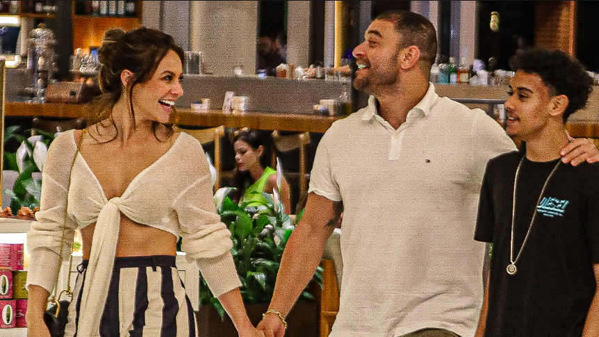 Paolla Oliveira e Diogo Nogueira passeiam com filho de cantor.