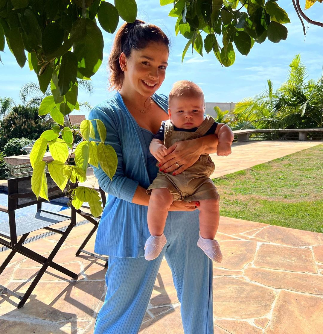 Sabrina Petraglia e o filho mais novo, Léo