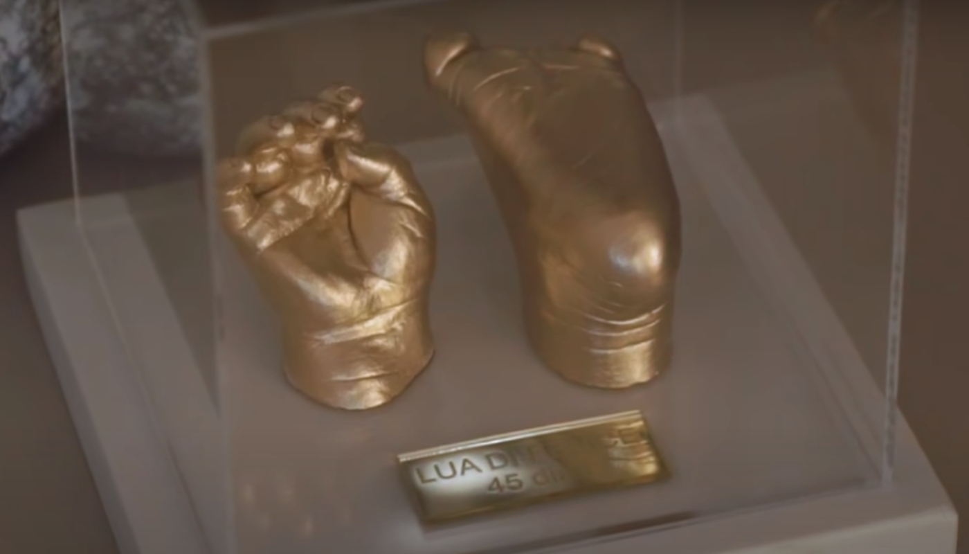 Viih Tube tem escultura do pé e da mão da filha, Lua