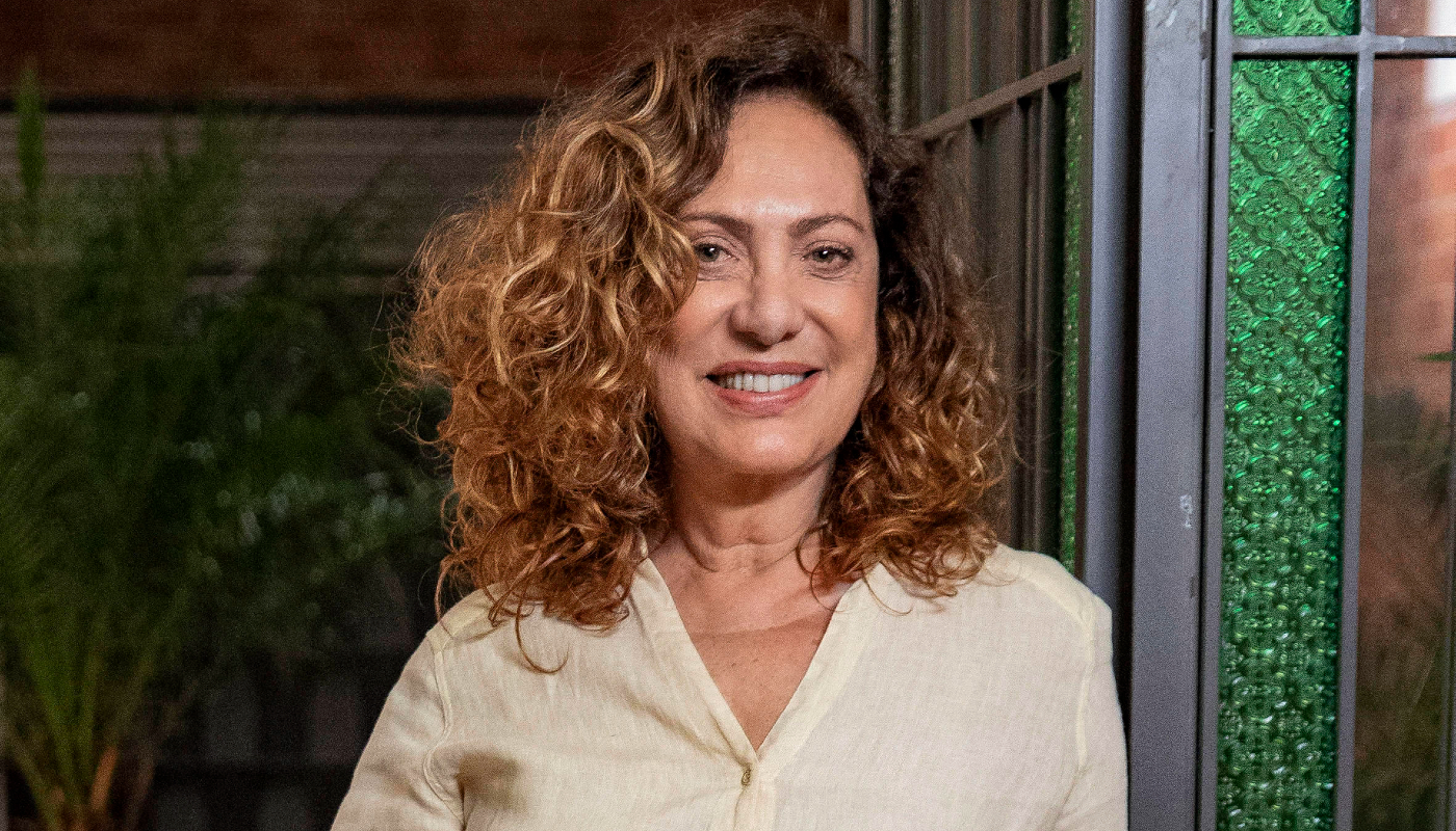Eliane Giardini é Agatha em