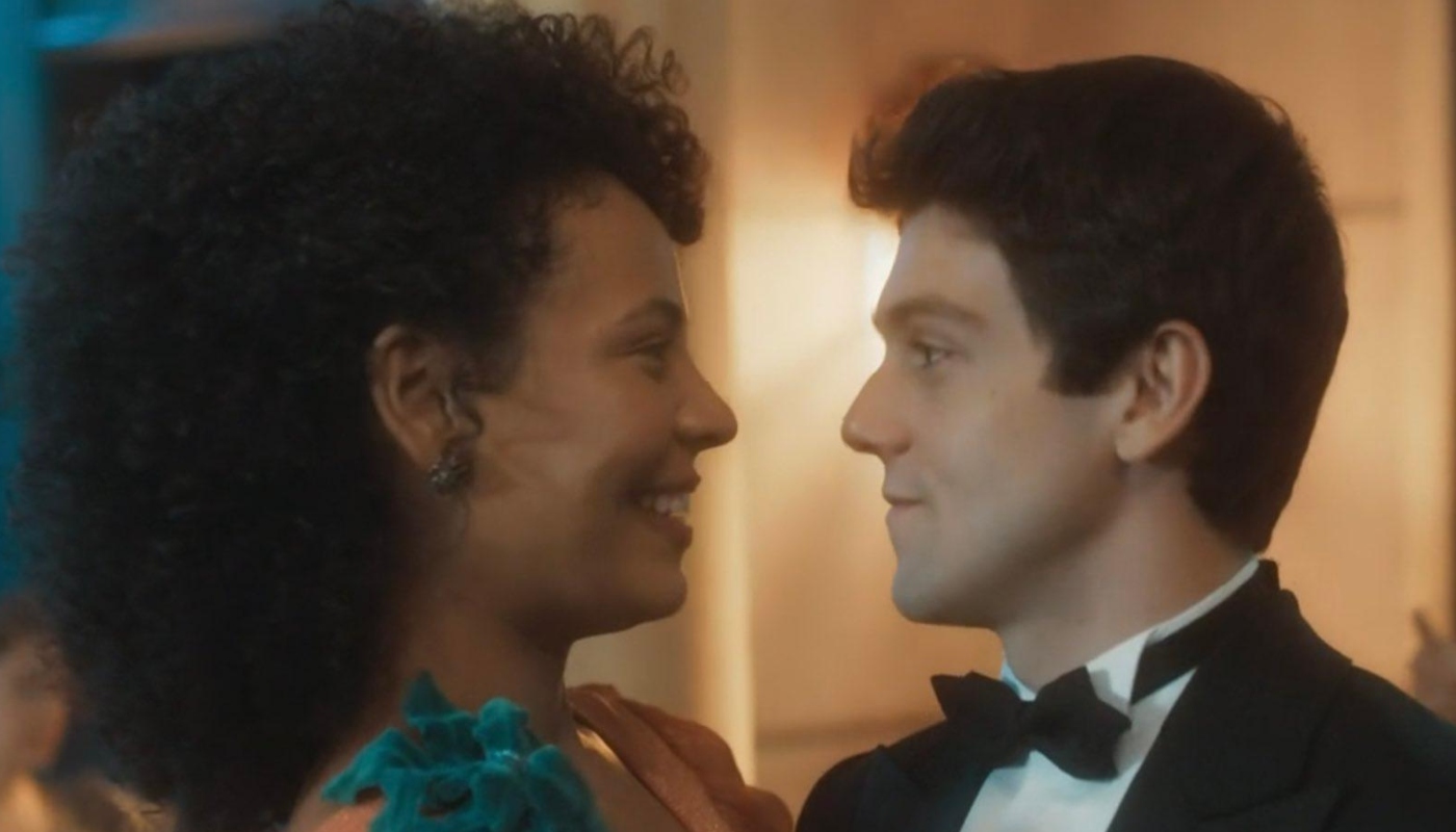 Sônia (Bárbara Sut) e Júlio (Daniel Rangel) em