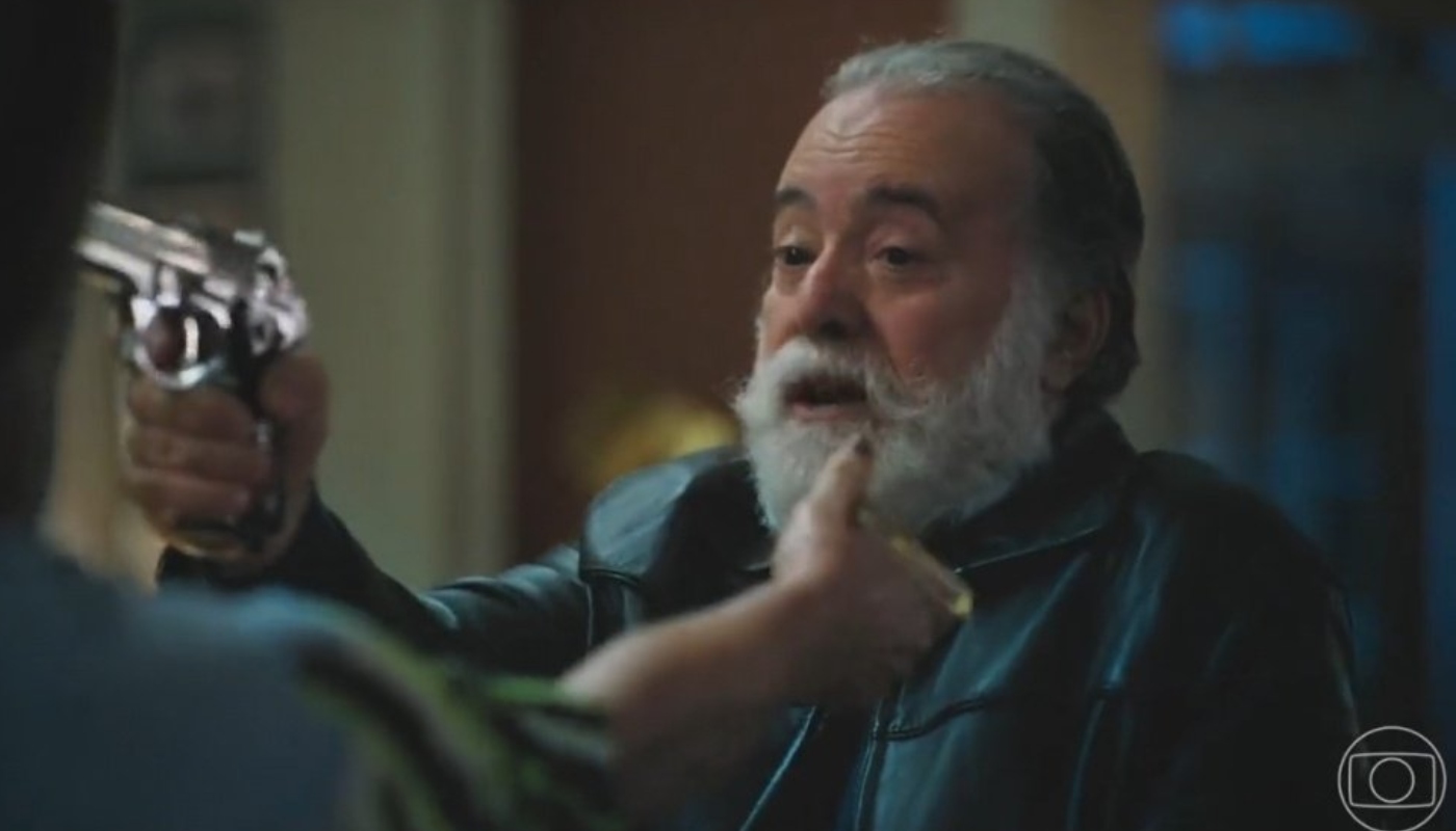 Antônio (Tony Ramos) e Irene (Gloria Pires) trocam tiros em