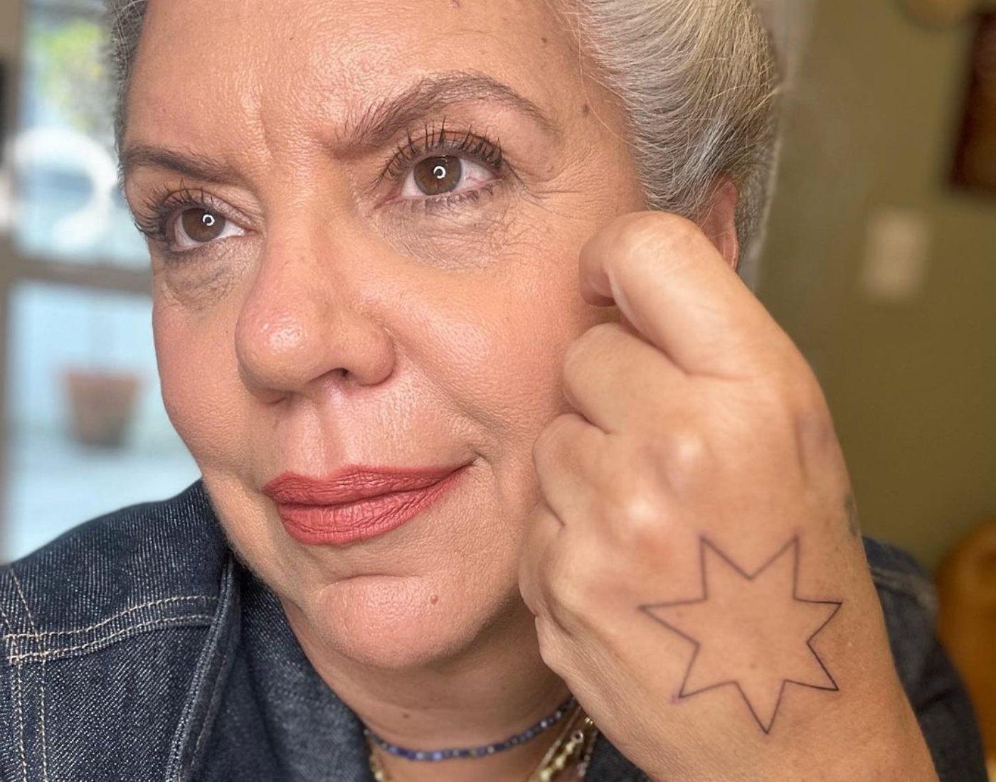Astrid Fontenelle mostra tatuagem feita para Rita Lee