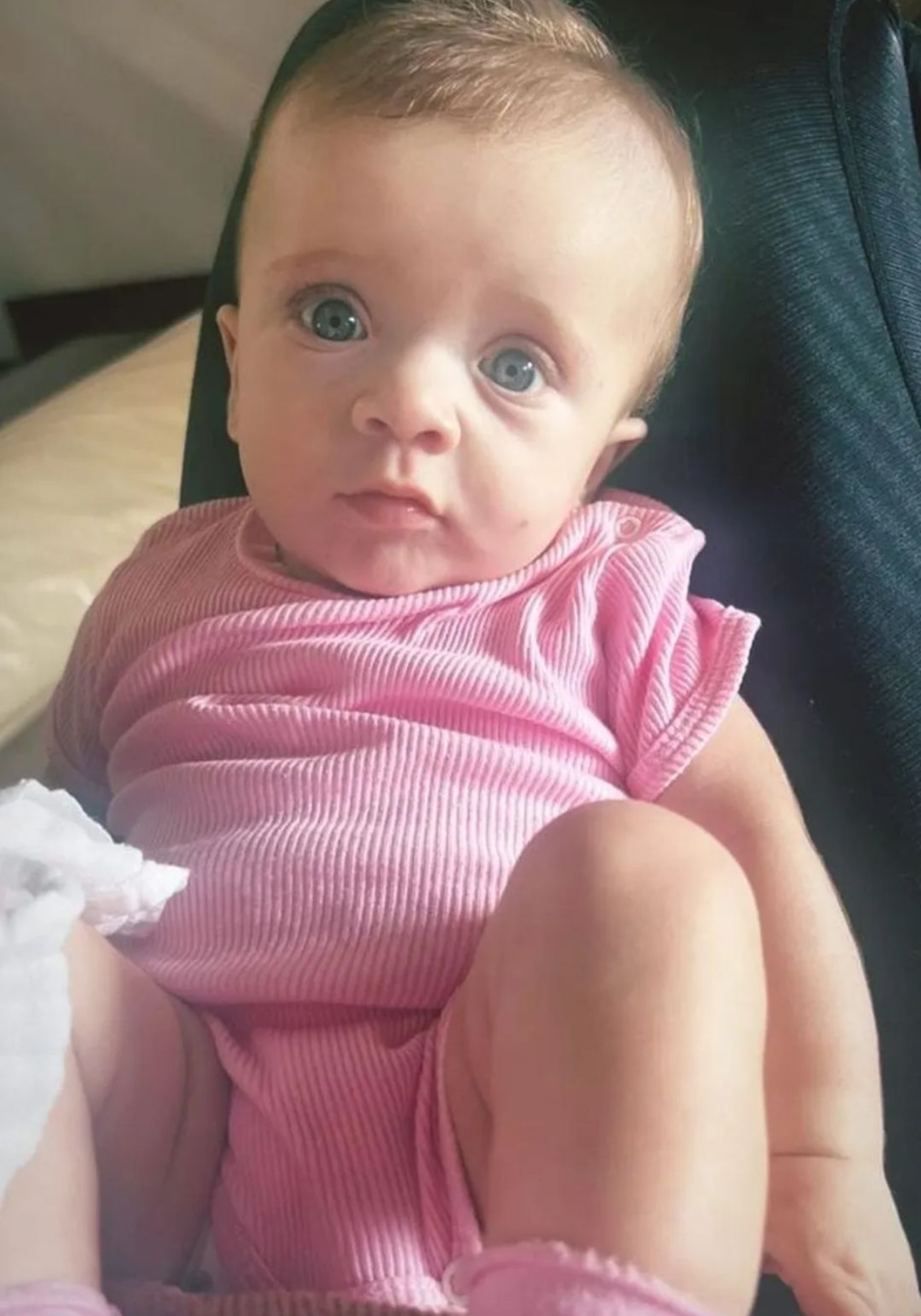 Cintia Dicker mostra a filha Aurora
