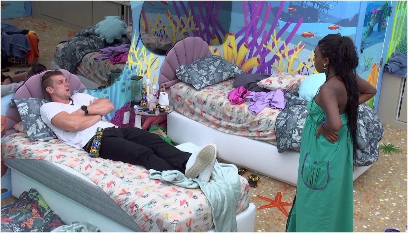 Sarah Aline fala com Cristian no BBB23