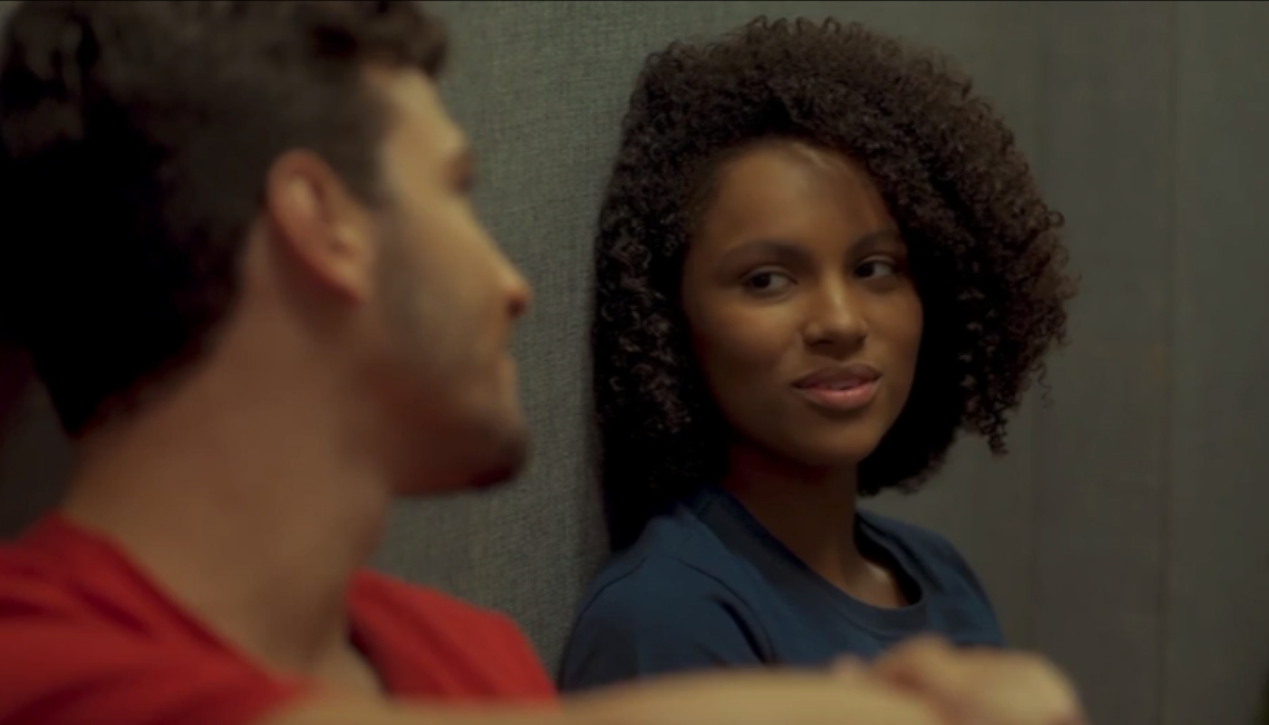 Bela (Clara Serrão) e Fred (Henrique Barreira) em