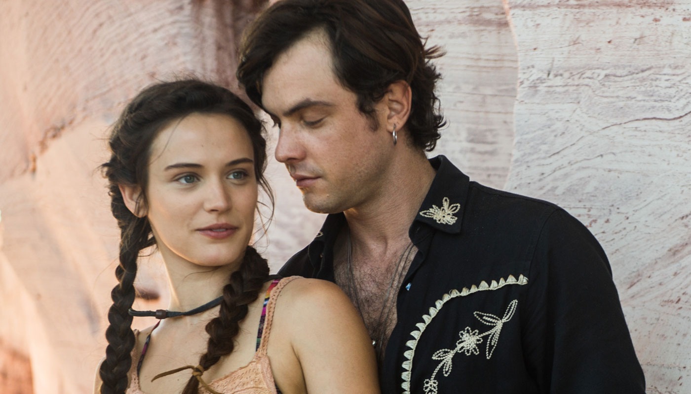 Bianca Bin e Sérgio Guizé na novela
