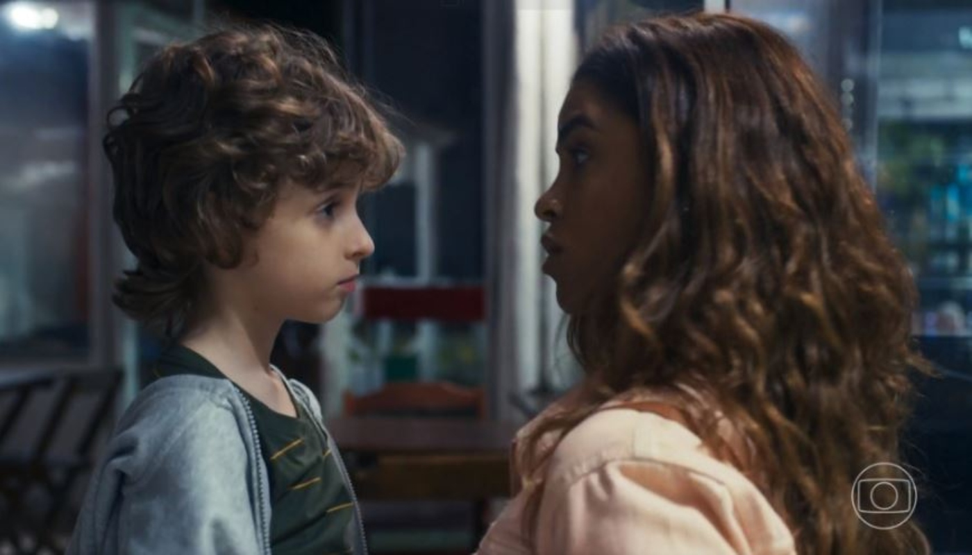 Brisa (Lucy Alves) e Tonho (Vicente Alvite) em