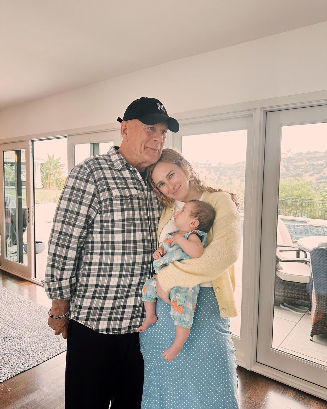 Rumer Willis postou foto rara com o pai, Bruce Willis
