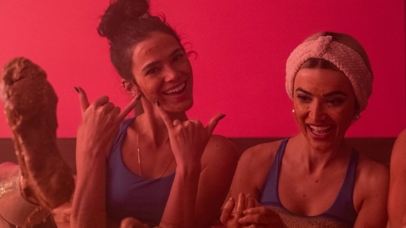 Bruna Marquezine e Manu Gavassi nos bastidores de