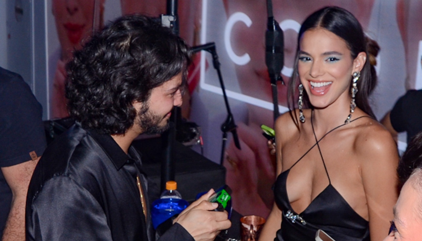 Bruna Marquezine e Xolo Maridueña