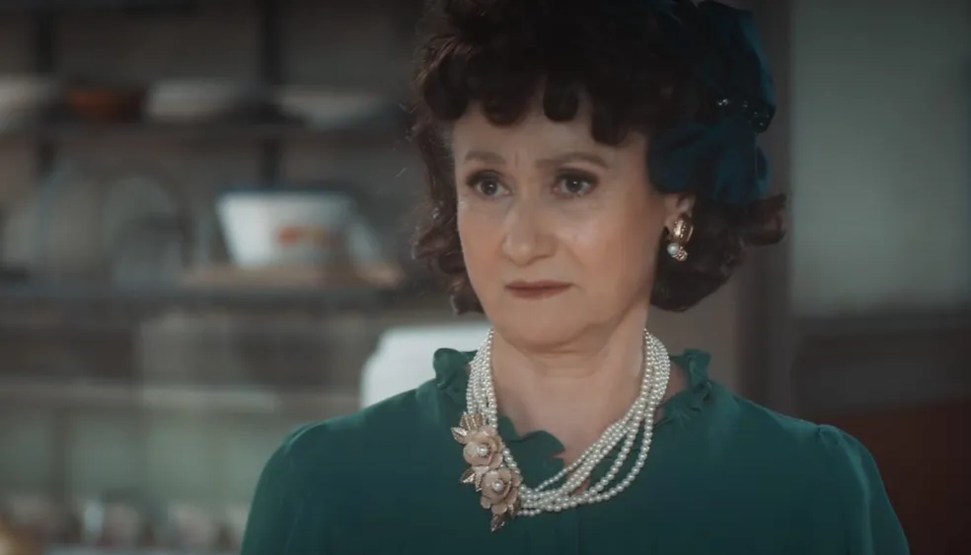 Cândida (Zezé Polessa) em