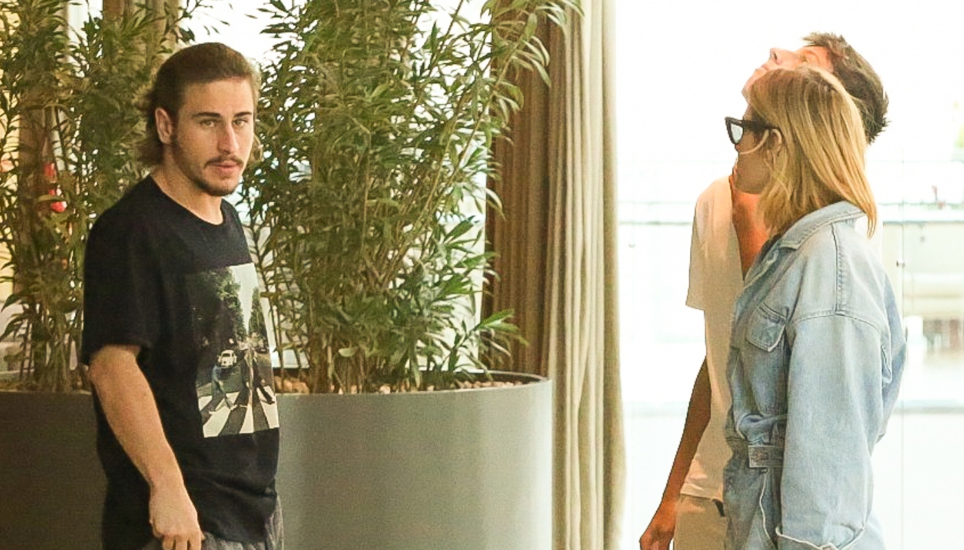 Carol Dieckmann em flagra ao lado dos filhos