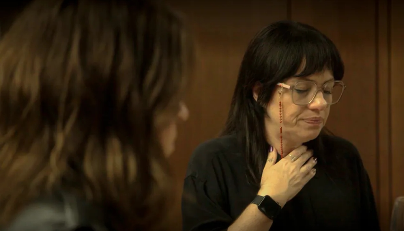 Carol (Karine Teles) e Natália (Mariana Santos) em