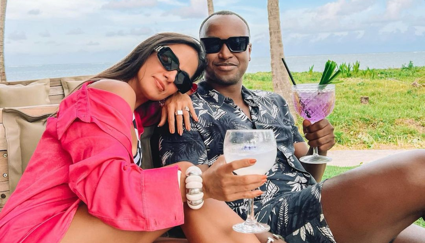 O casal alegrou os fãs e amigos ao assumir a relação