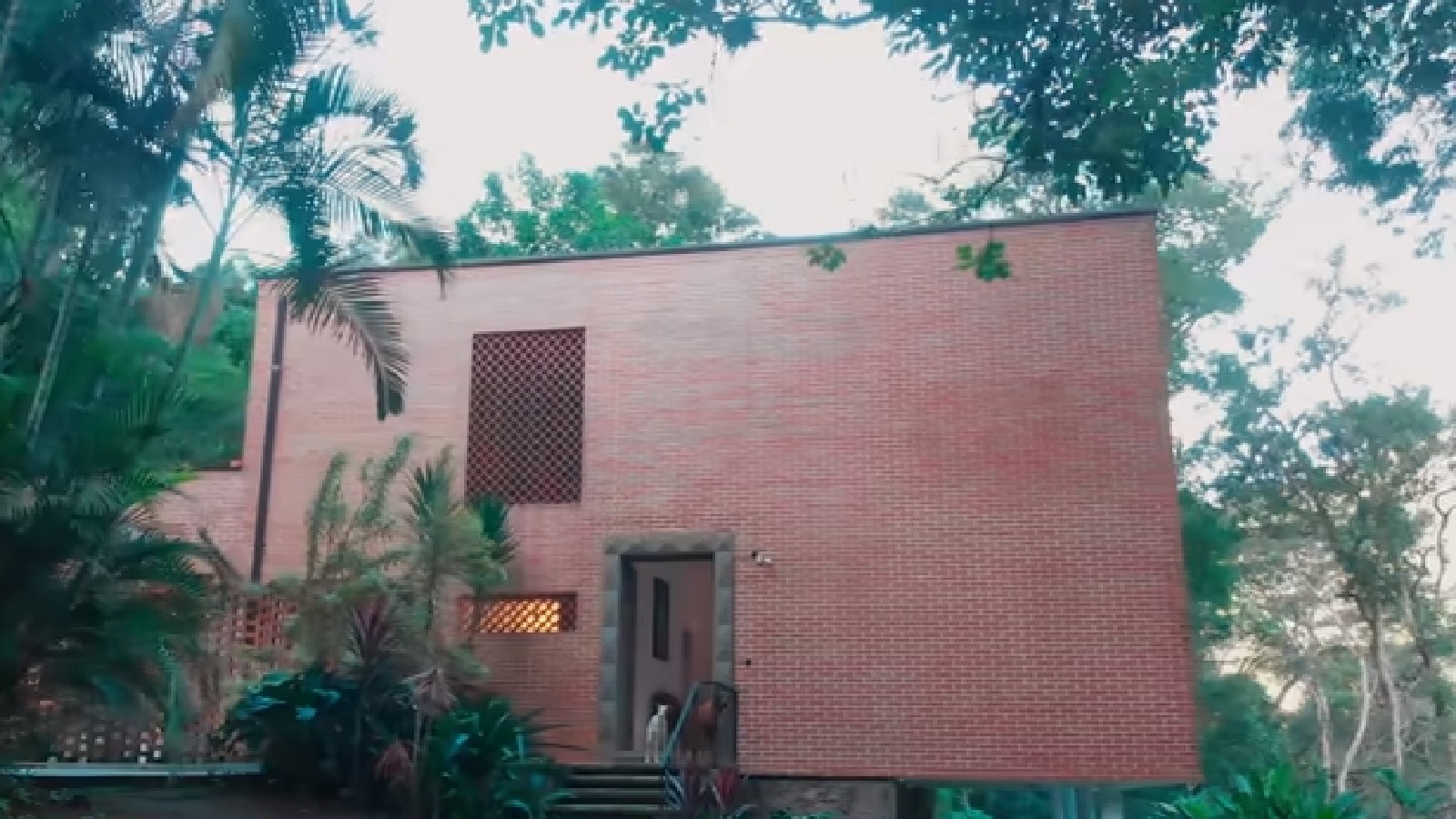 Fachada da casa de Aline Wirley e Igor Rickli