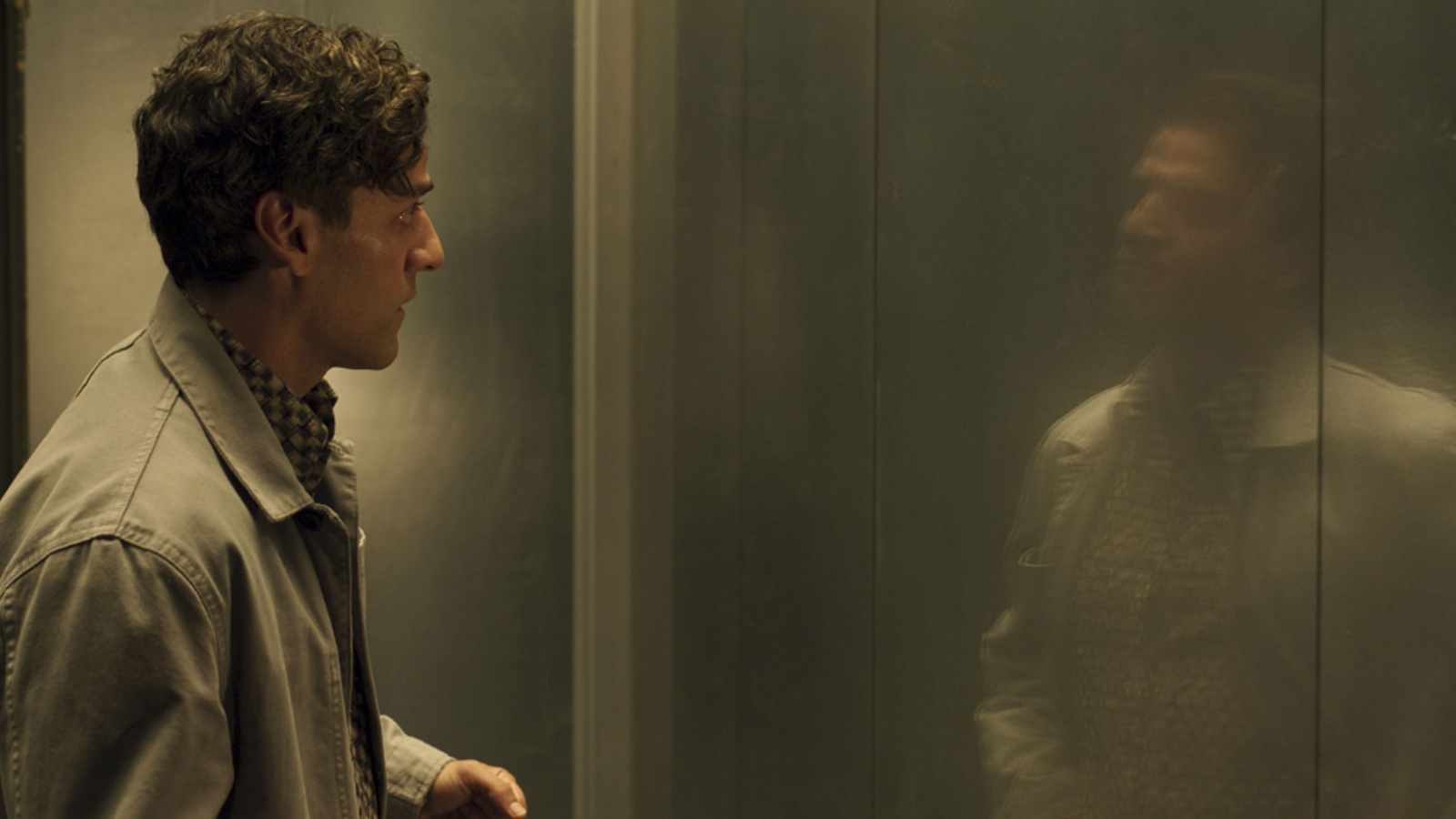 Marc e Steven (Oscar Isaac) em