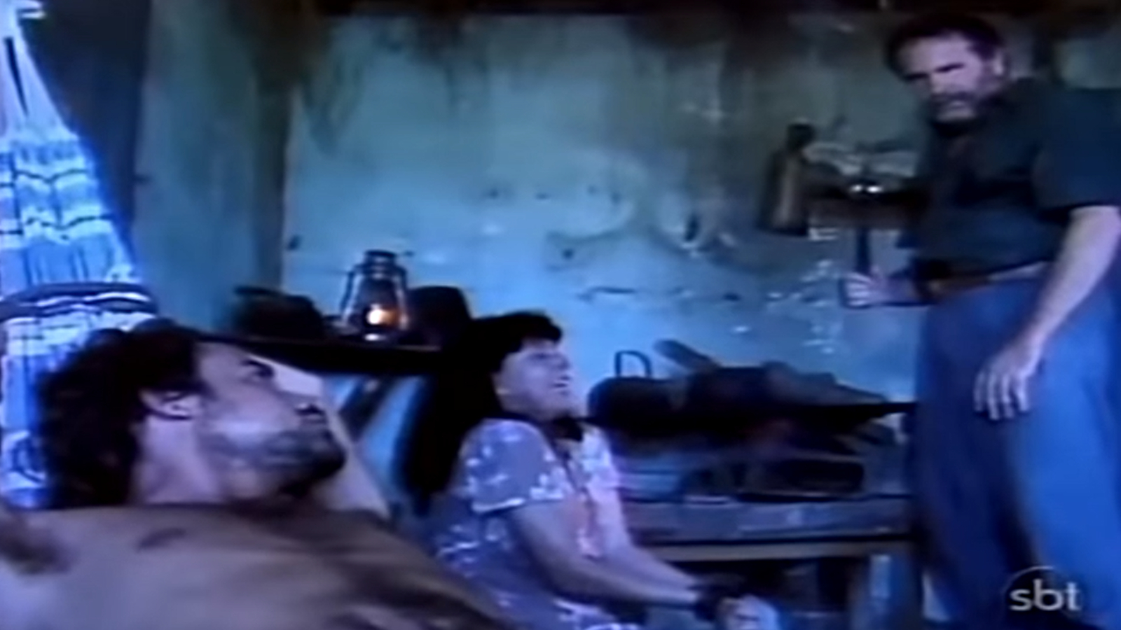 Cena da castração de Alcides (Ângelo Antonio) na primeira versão de