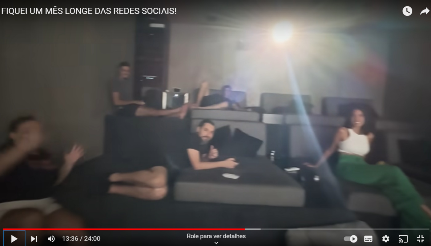 Em vídeo de volta às redes sociais, Bianca mostra o cinema que tem em sua nova casa