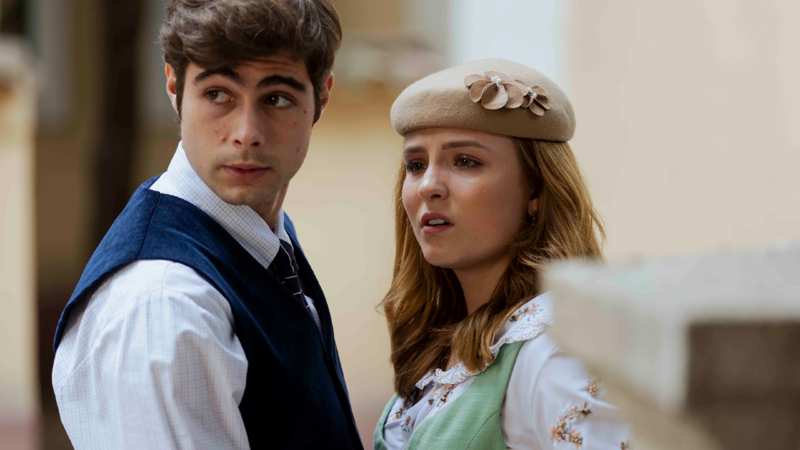 Davi/Rafael (Rafael Vitti) e Isadora (Larissa Manoela) em