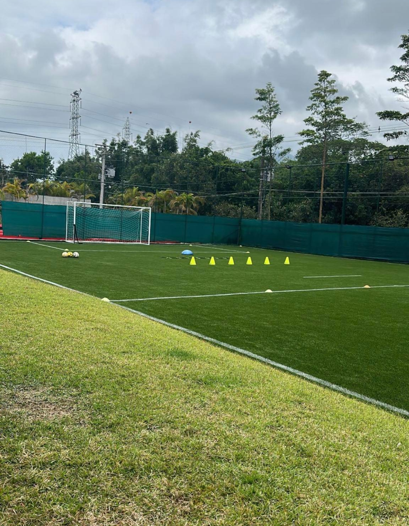 Detalhes da mansão de Neymar Jr. no Brasil