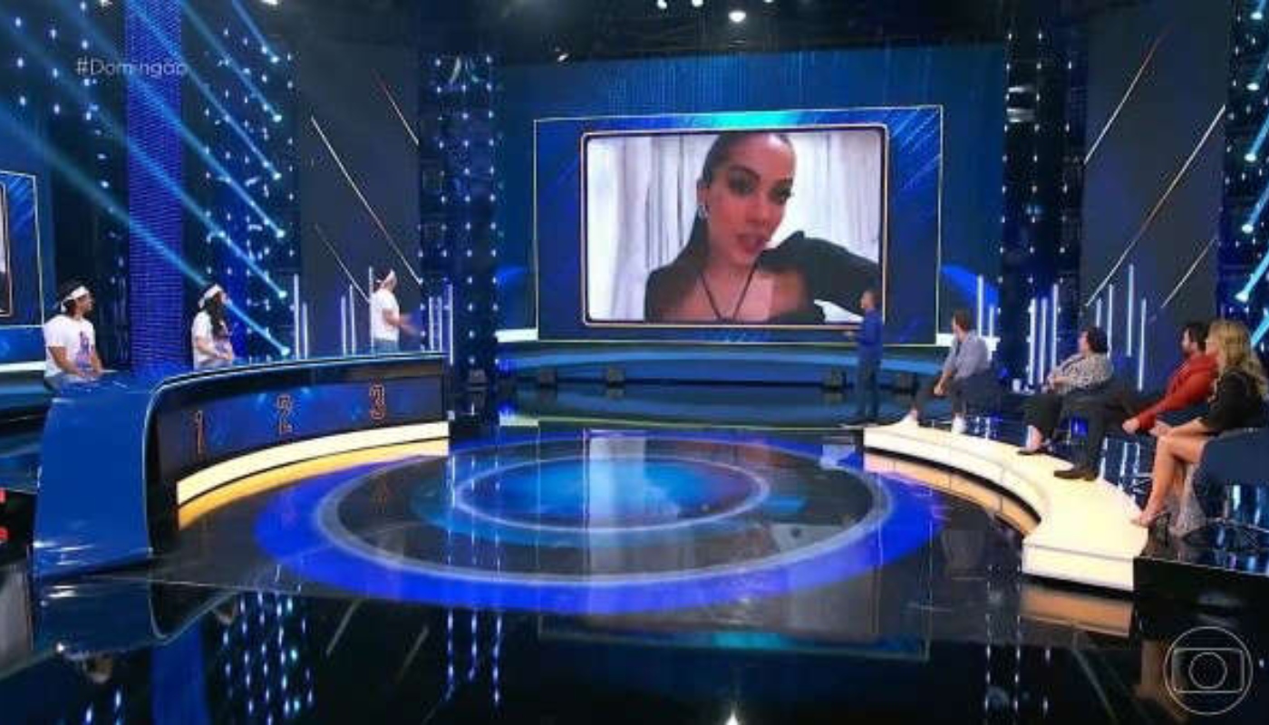 Anitta manda recado para fã em participação no