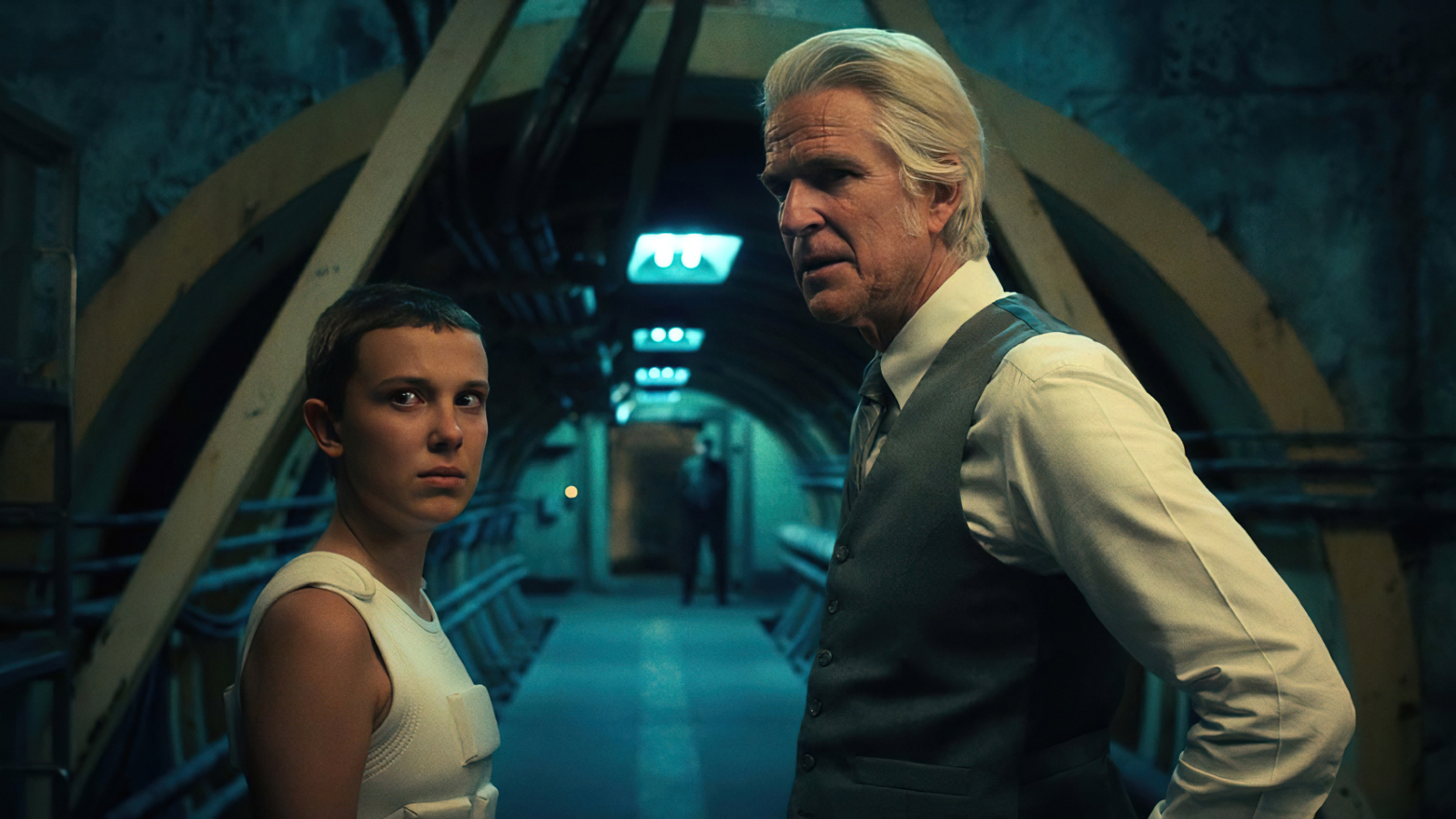 Eleven (Millie Bobby Brown) e Martin Brenner (Matthew Modine) na 4ª temporada de