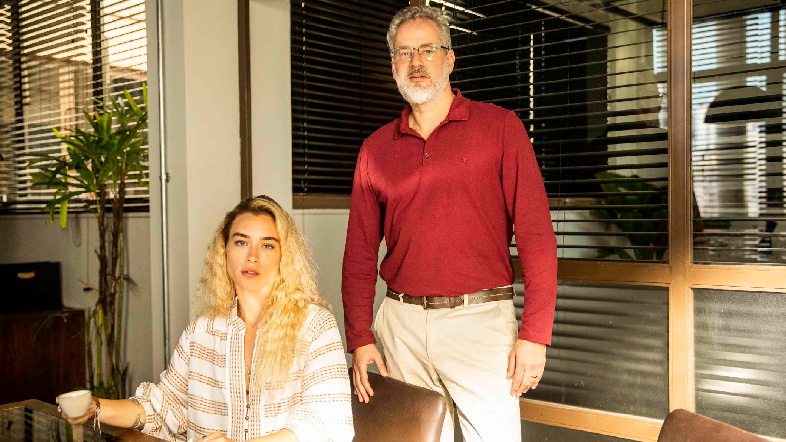 Érica (Marcela Fetter) e Ibraim (Dan Stulbach).