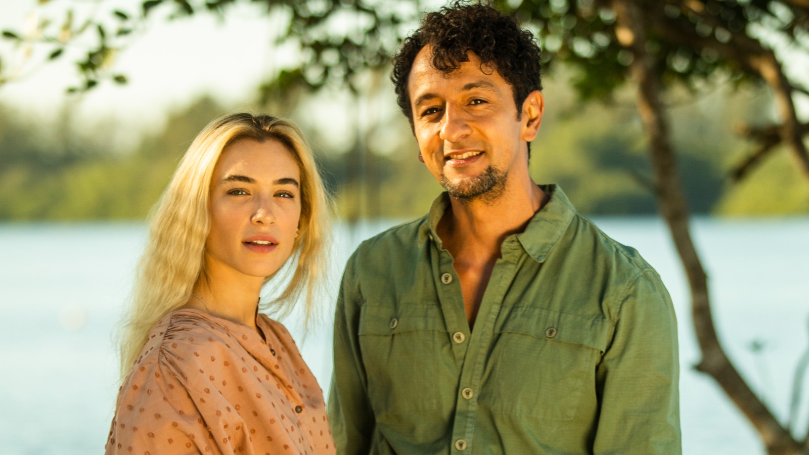Érica (Marcela Fetter) e José Lucas (Irandhir Santos).