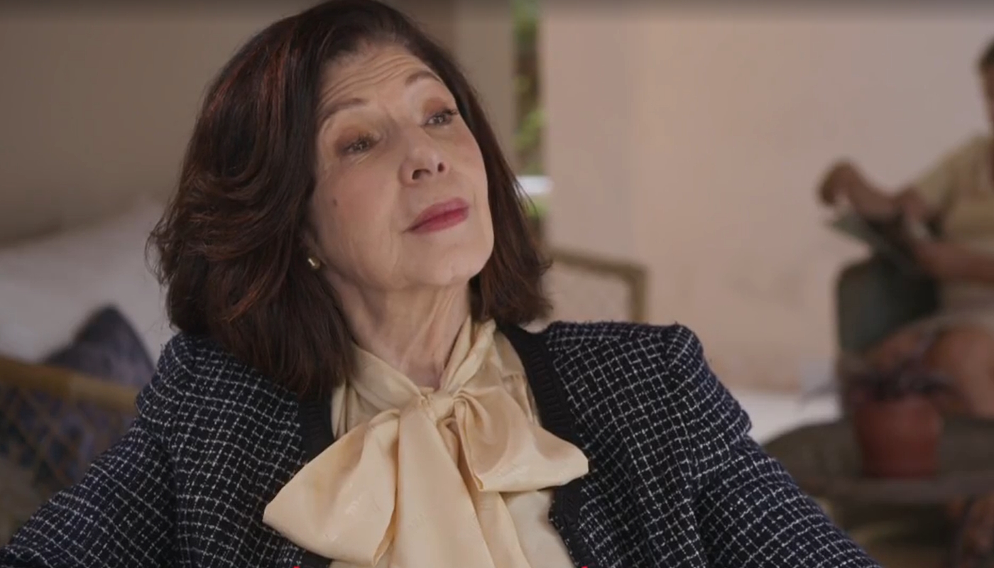 Esther Góes como Adelaide em