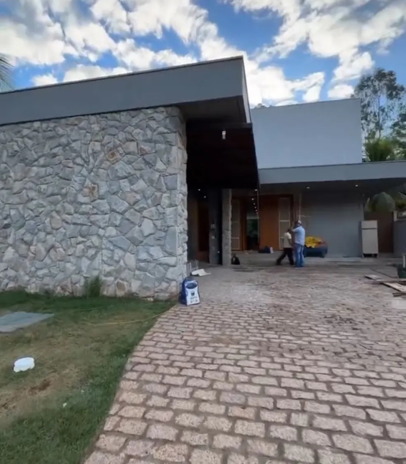 Fachada da mansão de Bárbara Evans