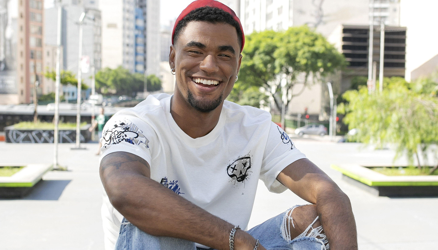 Isacque Lopes é o intérprete de Plutão na novela