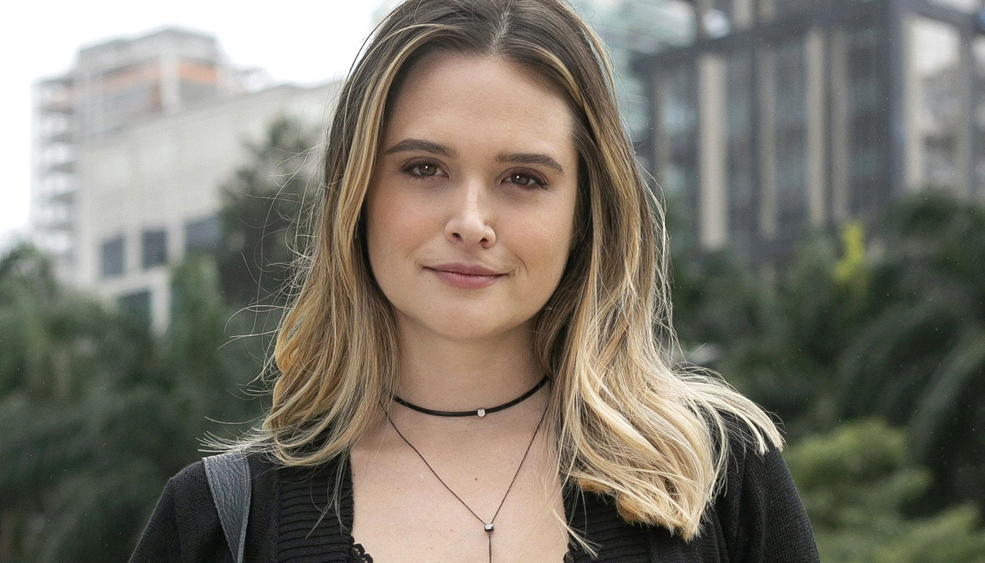 Juliana Paiva interpreta a jovem Electra Mancini na novela