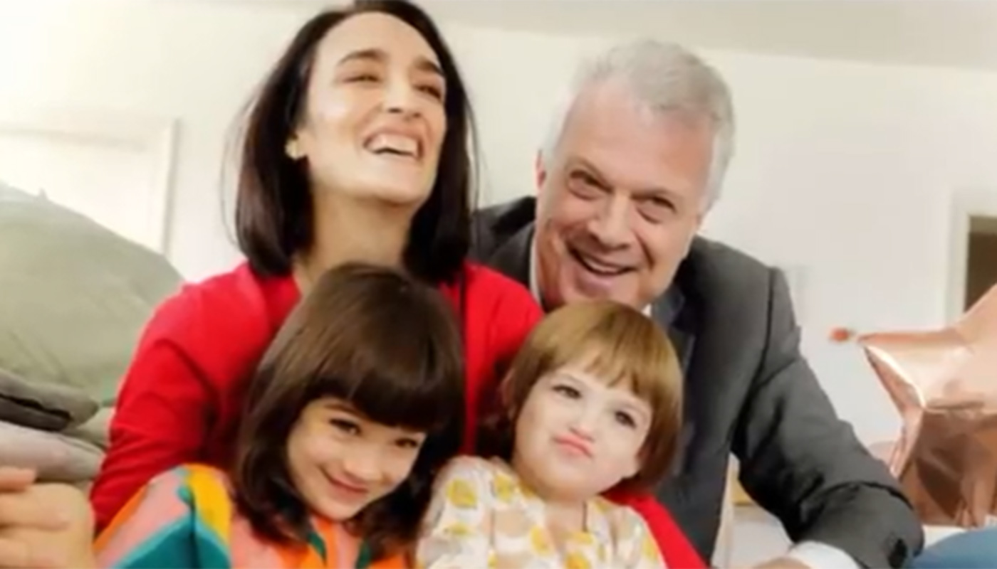 Pedro Bial com a esposa, Maria Prata, e as filhas Laura e Dora