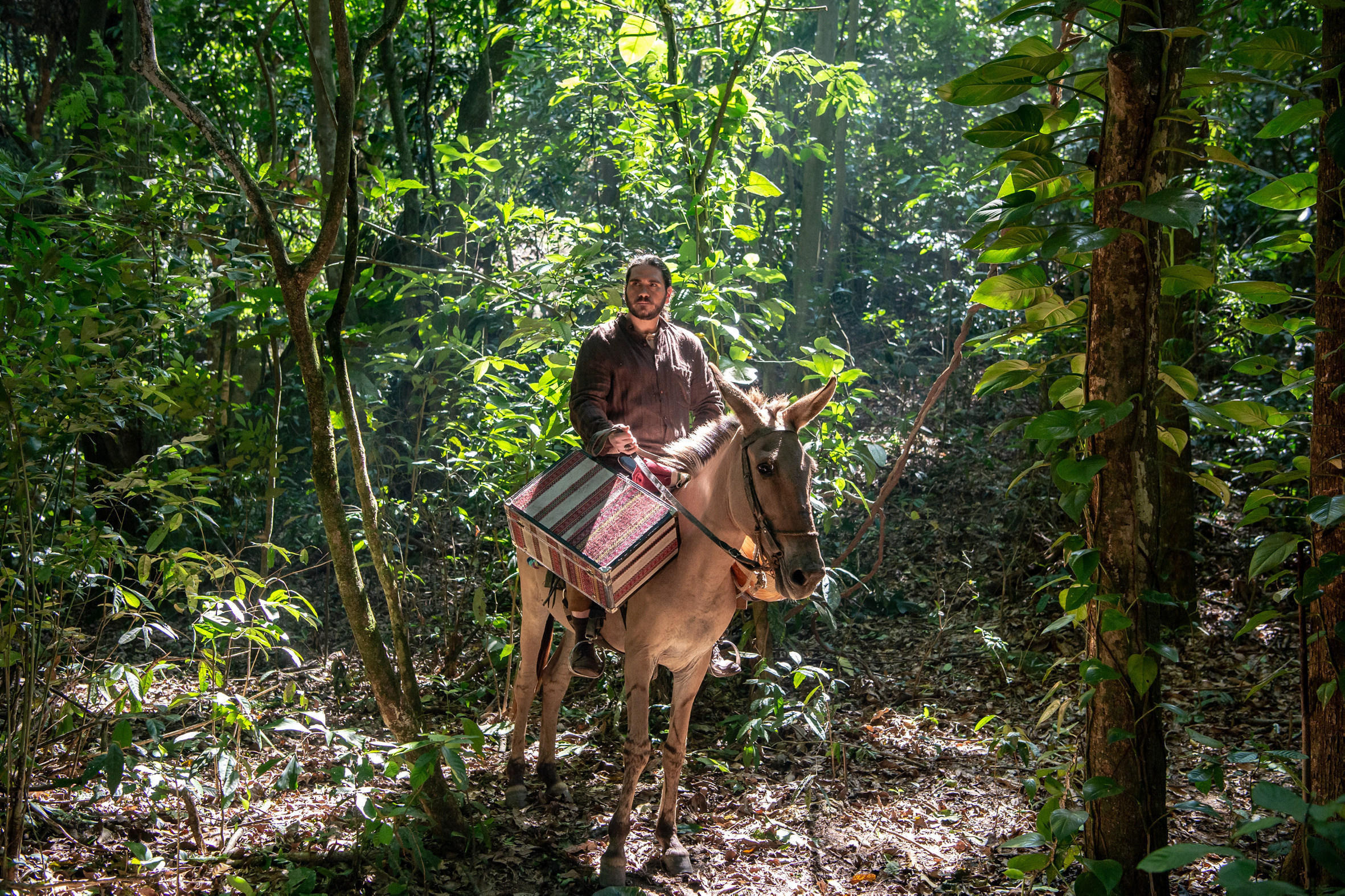 Gabriel Sater como Rachid em