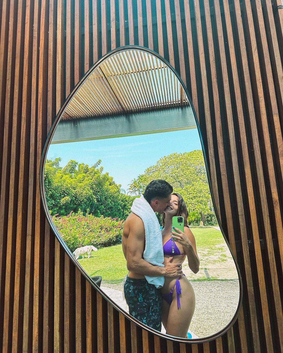 Giovanna Lancellotti e o namorado, Gabriel David, vivem em luxuosa mansão no Rio