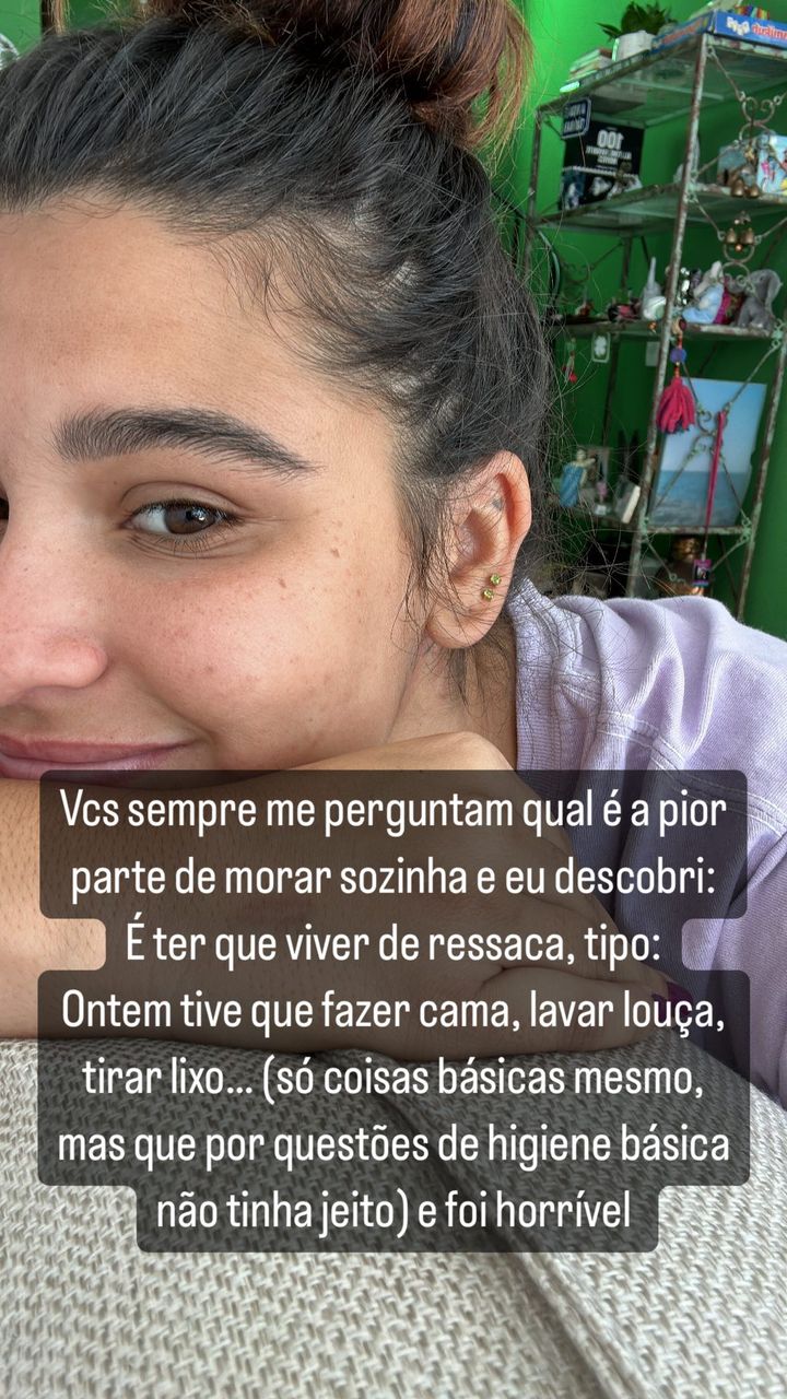 Giulia Costa reclama das taredas domésticas