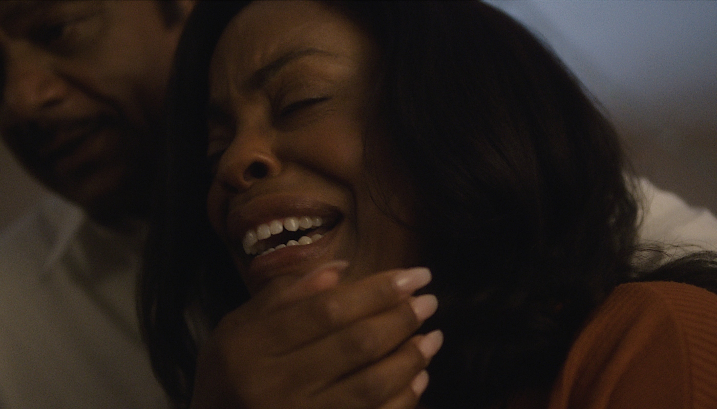 Niecy Nash faz o papel de Glenda