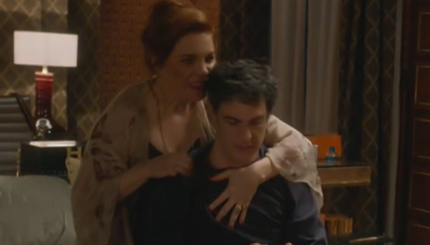 Helena (Isabel Teixeira) e Jonas (Mateus Solano) em