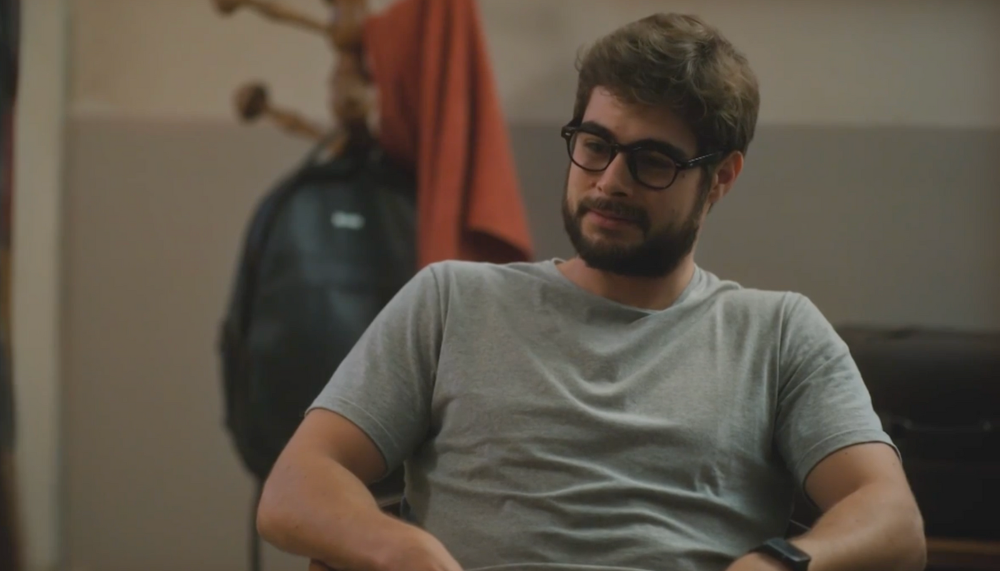 Hélio (Rafa Vitti) em