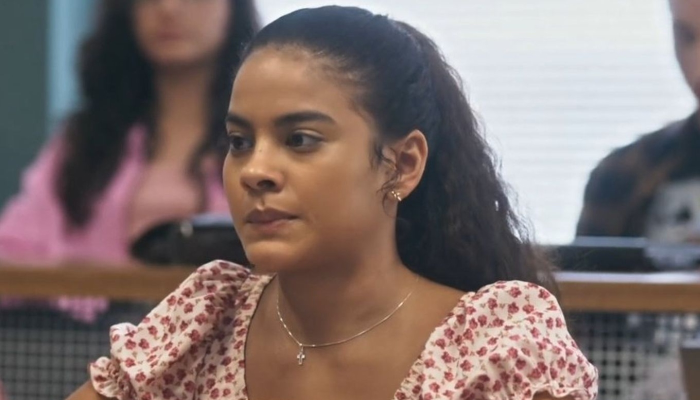 Jenifer (Bella Campos) em