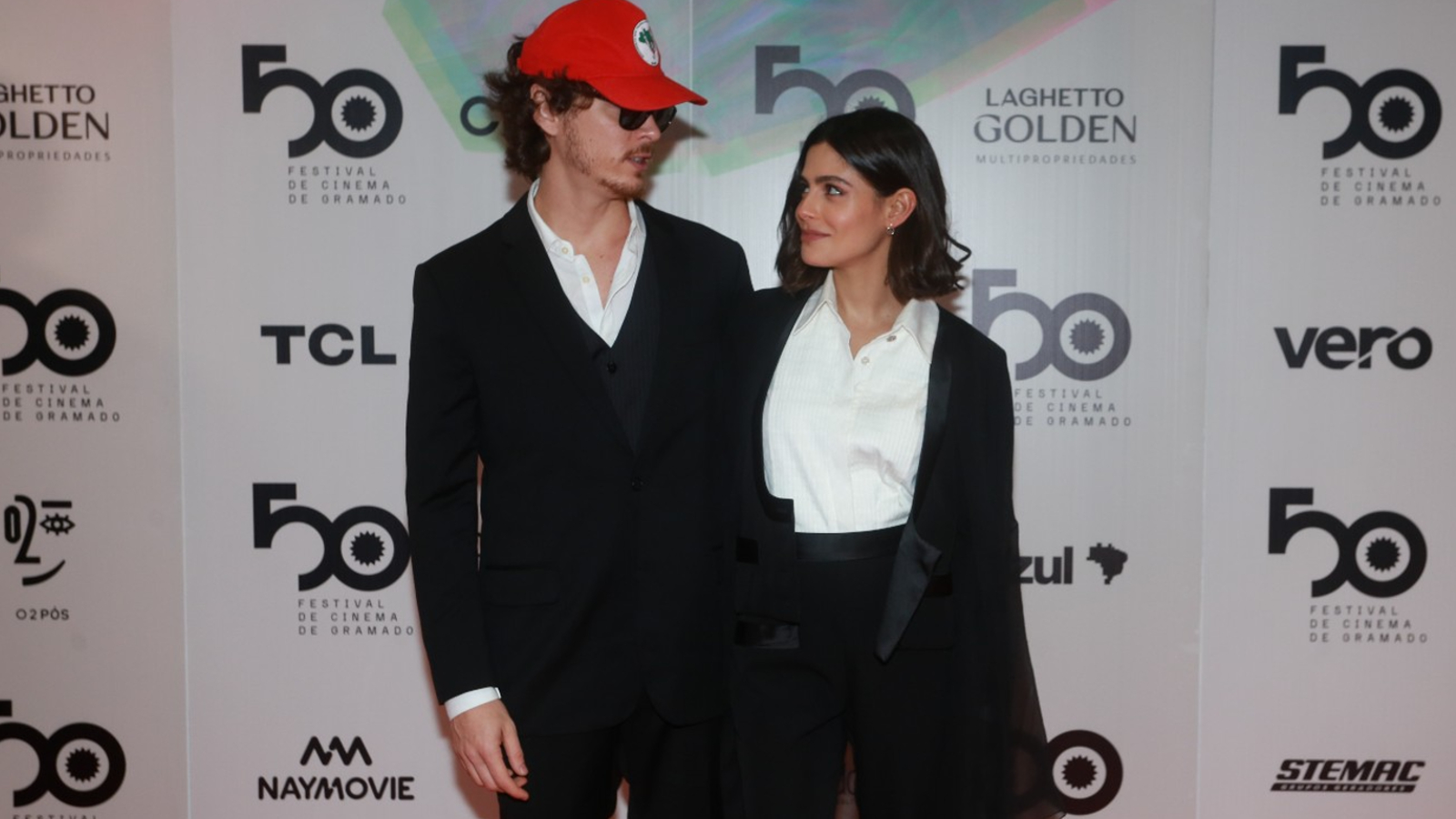 João Vithor Oliveira e Julia Dalavia no 50ª Festival de Cinema de Gramado