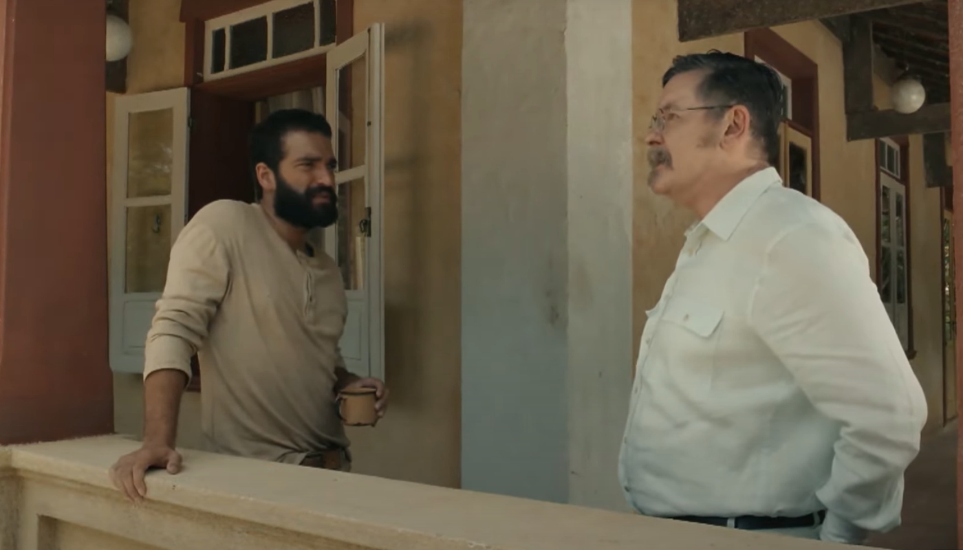 José Inocêncio (Humberto Carrão) e Belarmino (Antonio Calloni) em