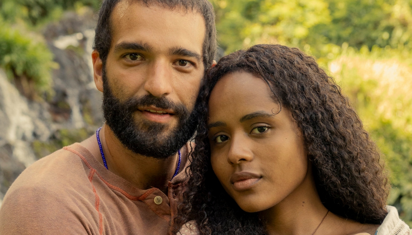 José Inocêncio (Humberto Carrão) e Maria Santa (Duda Santos) em