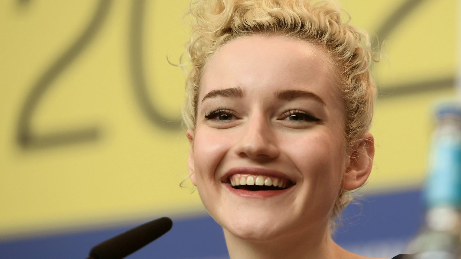 Julia Garner