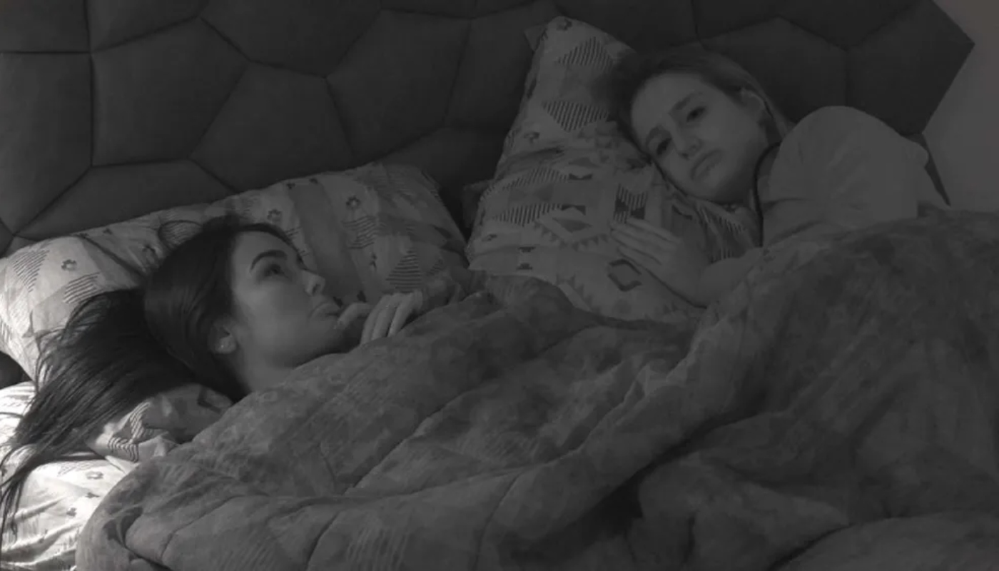 Larissa fala sobre Ricardo com Bruna Griphao no BBB23